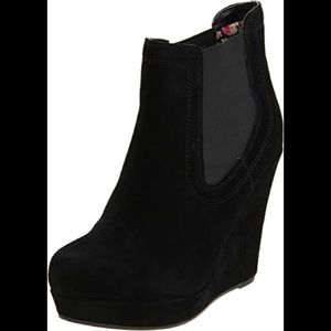 Seychelles Prime Suspect Suede Black Bootie NIB